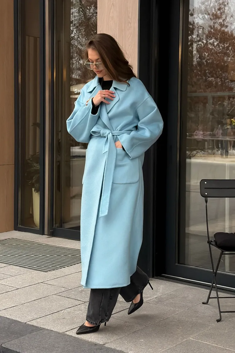 Блакитне пальто з тканини Loro Piana
