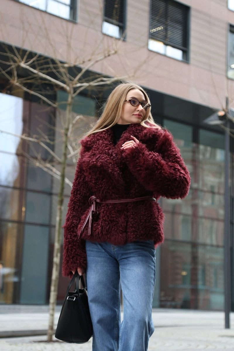 Tigrado sheepskin coat in trendy burgundy color