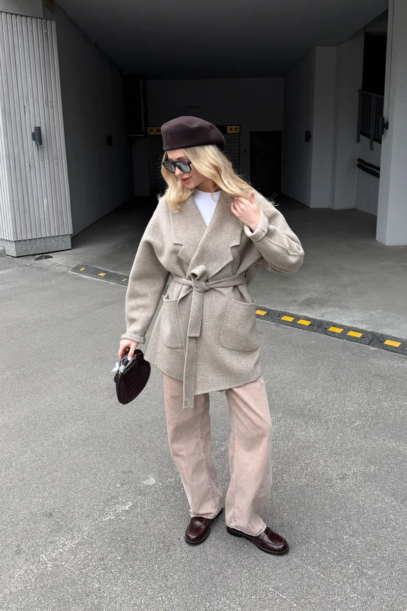 Cashmere coat in light grey colour 