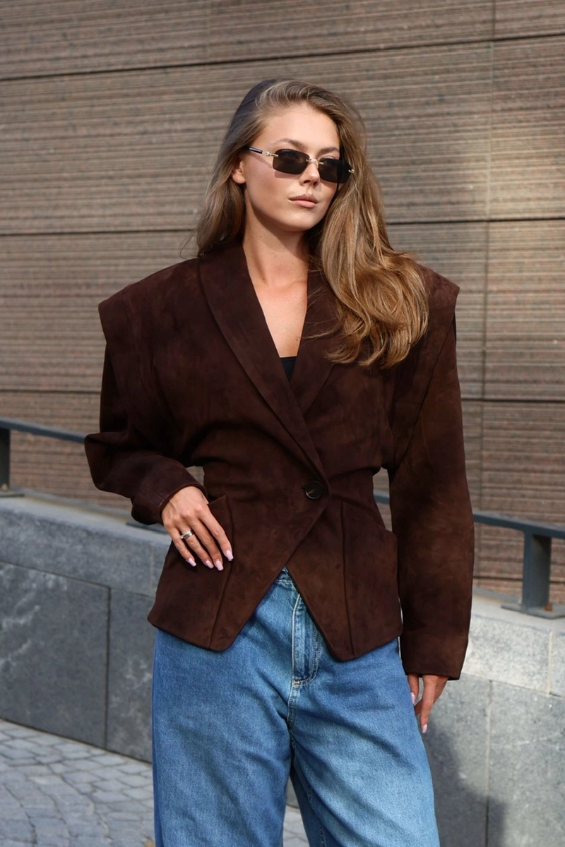 Suede jacket in a rich chocolate shade