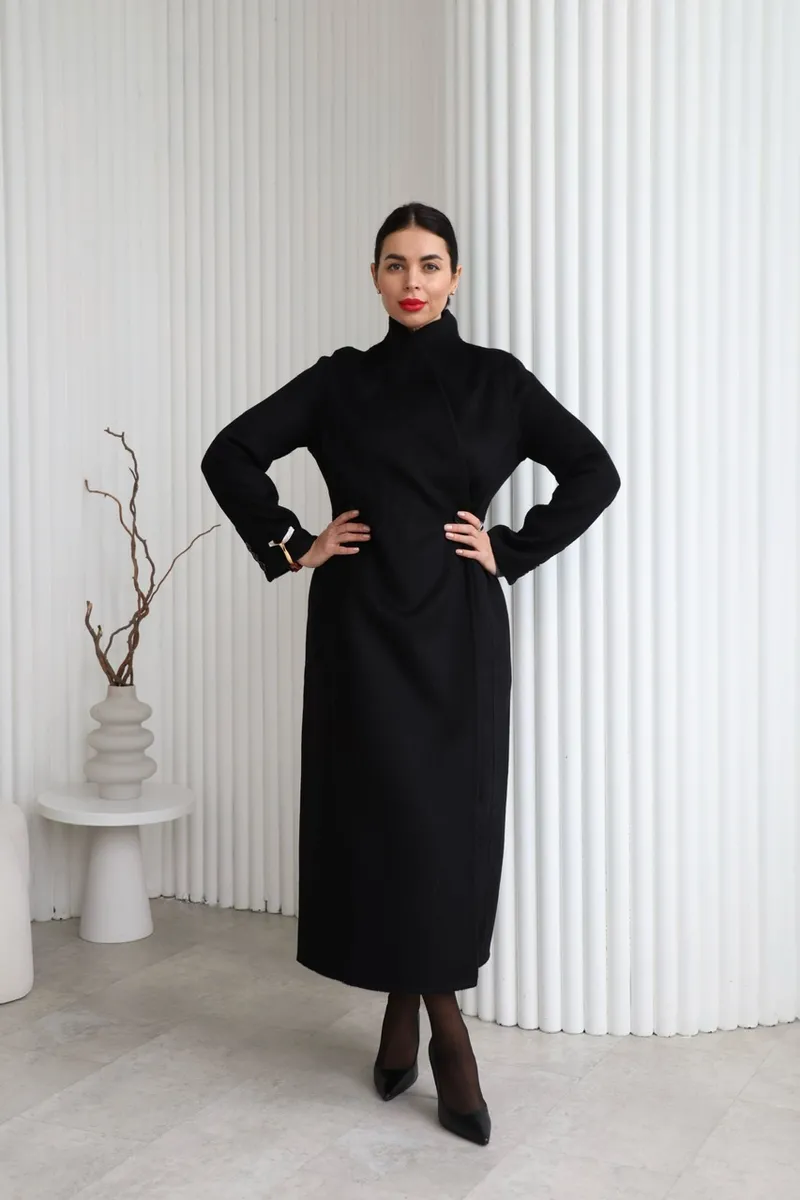 Silhouette coat with a shawl collar