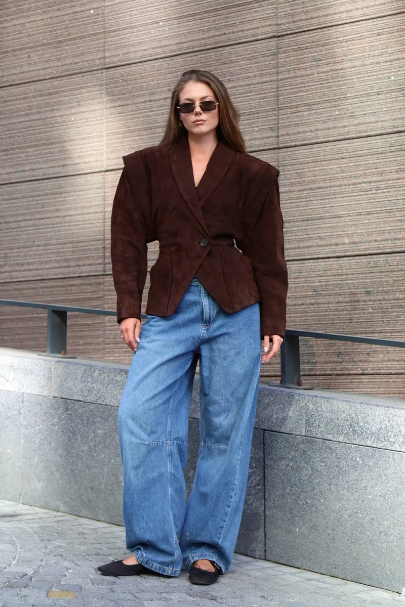 Suede jacket in a rich chocolate shade