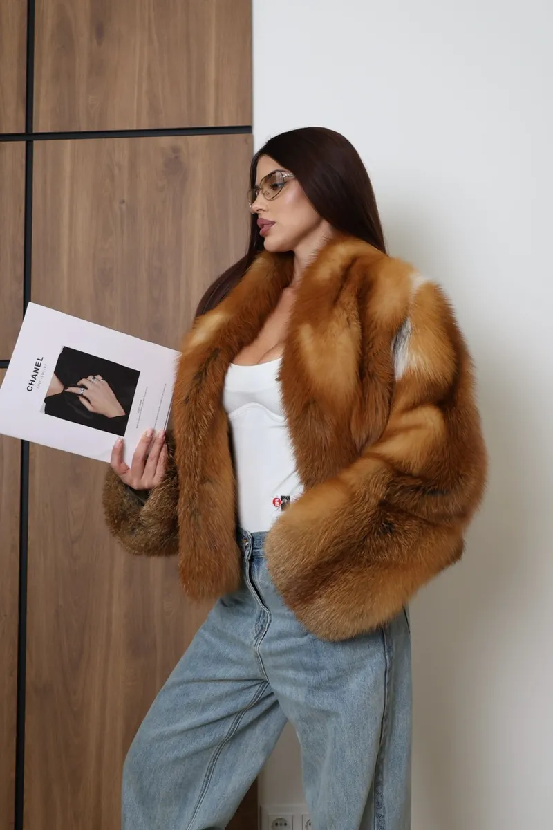 Шуба из меха аукционной лисицы RED FOX