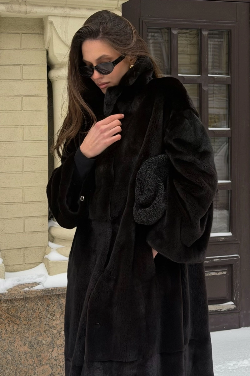Mink fur coat with an English collar in maxi length