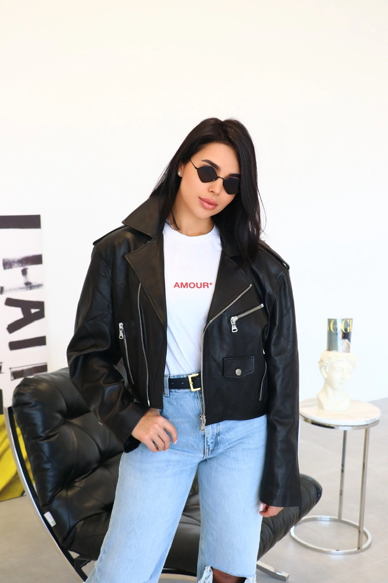 Biker jacket with voluminous shoulders