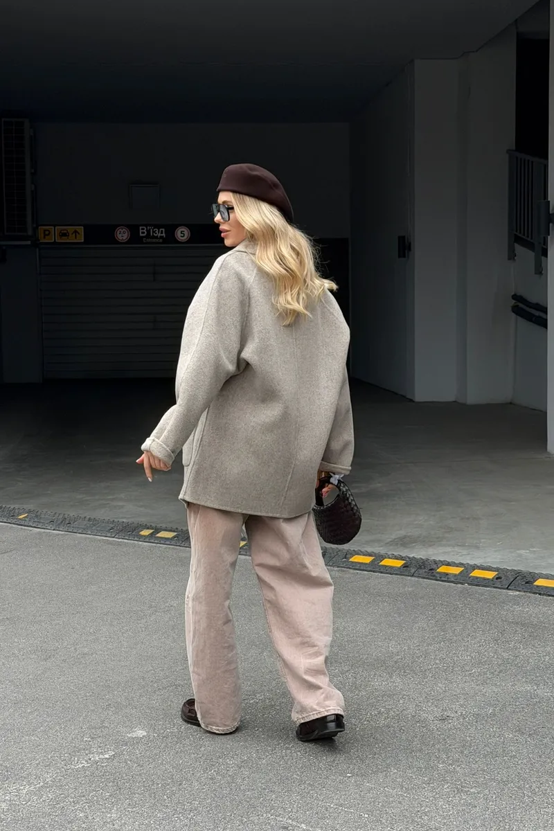 Cashmere coat in light grey colour 