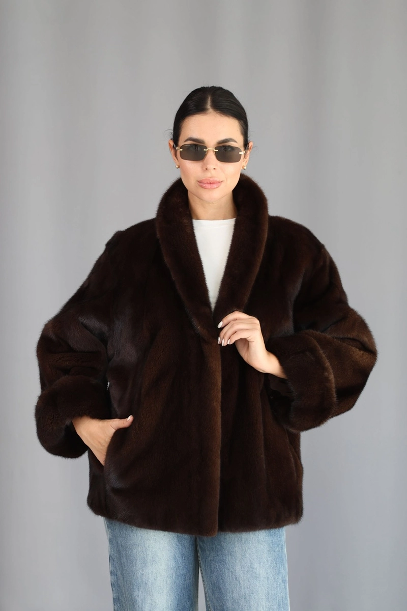 Exquisite auction-style fur coat in an “old money” aesthetic