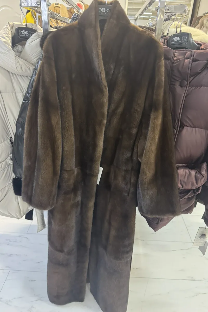 Exquisite auction-style fur coat in an “old money” aesthetic