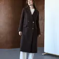 Classic cashmere coat in a trendy chocolate color