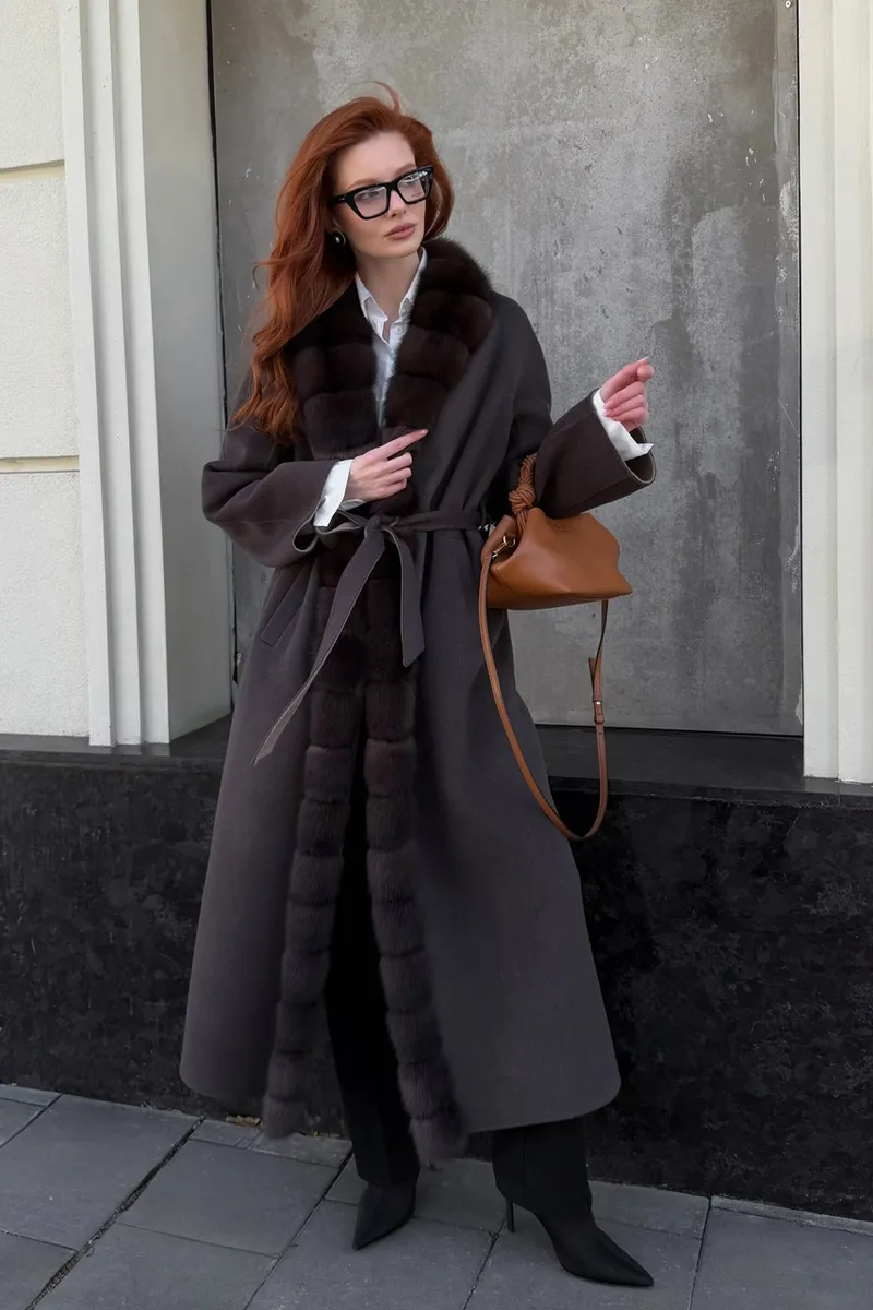 Luxurious coat made of Loro Piana cashmere