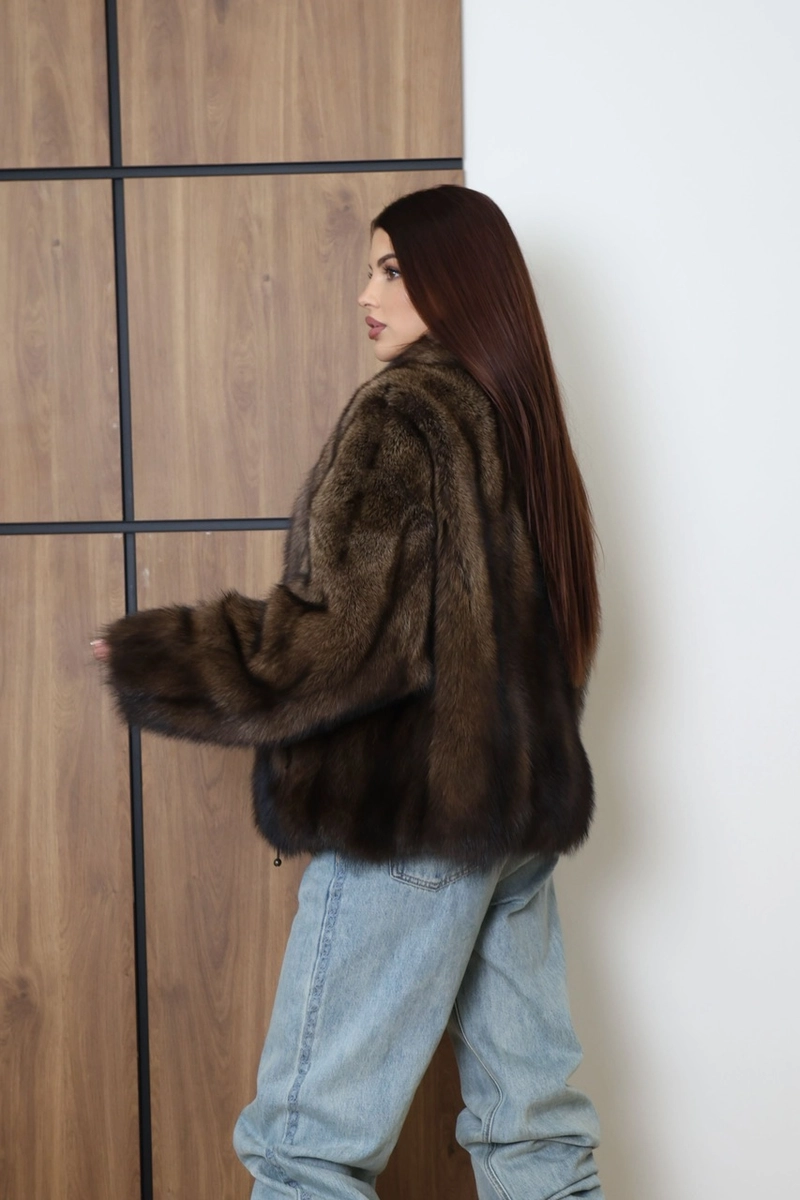 Premium Fisher fur coat with a relaxed silhouette