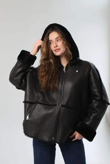 Дублянка із овчини merino з капюшоном 