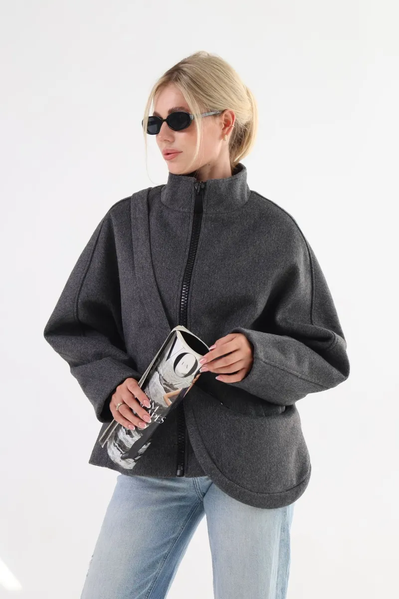 Cropped cashmere coat with a matching bag