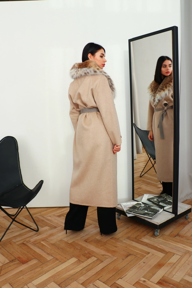 Royal, reversible cashmere coat in sand color