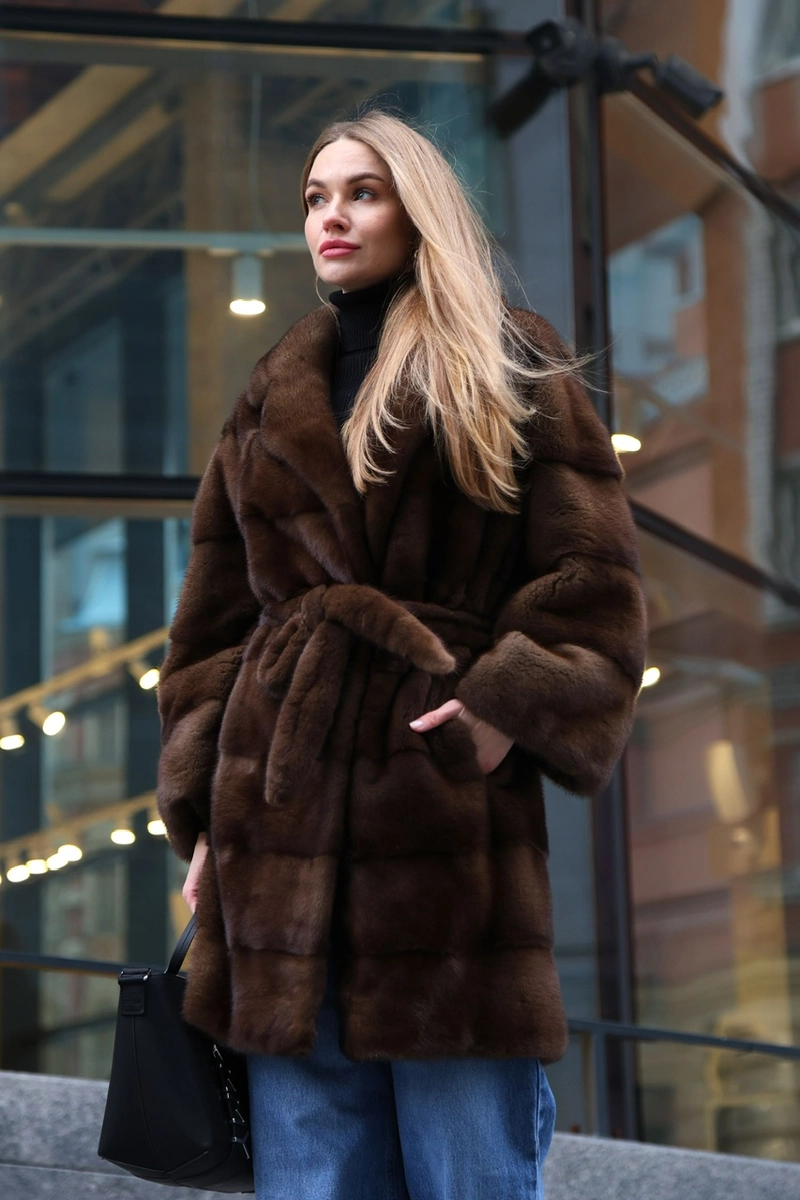 Basic mink coat in walnut color