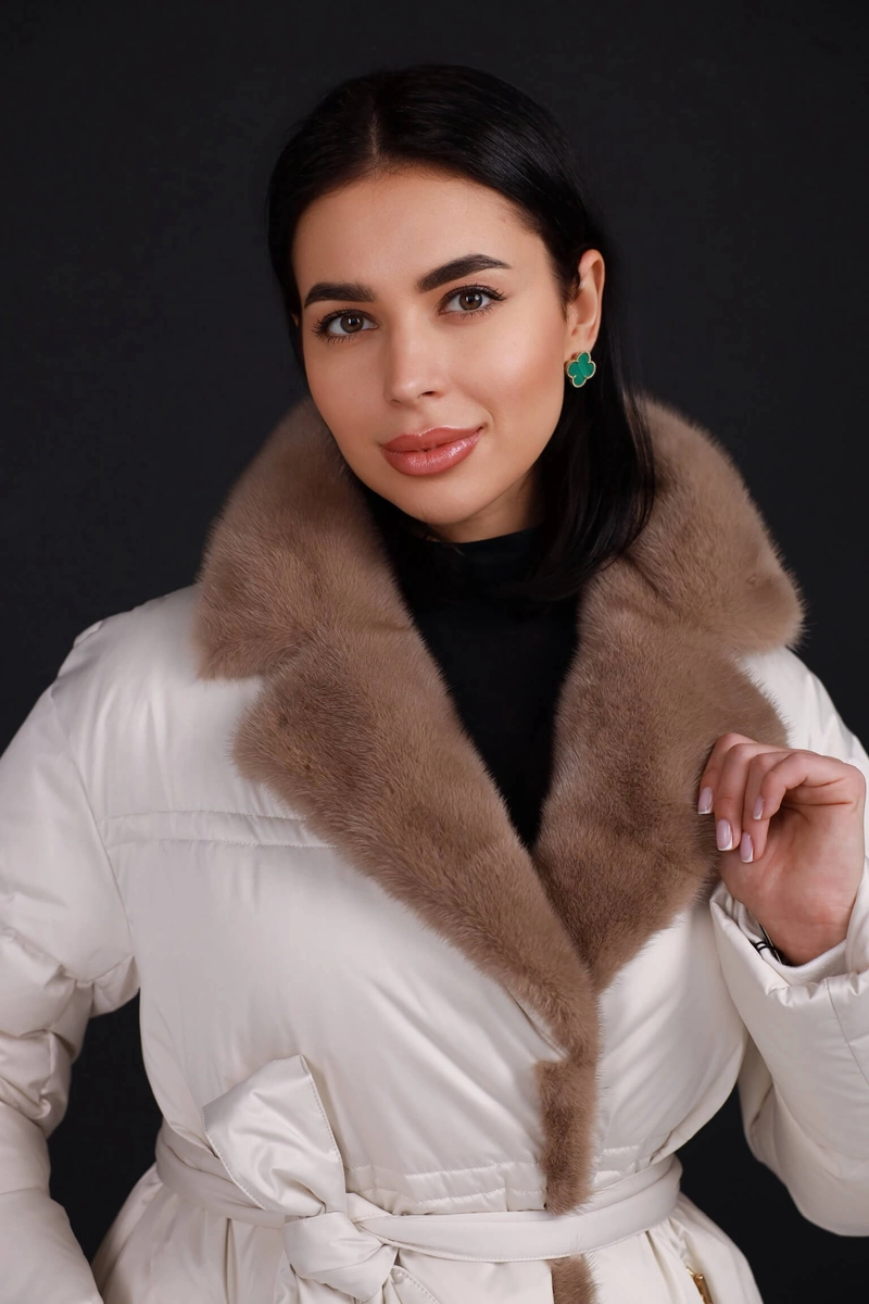 Down jacket in white with mink fur trim