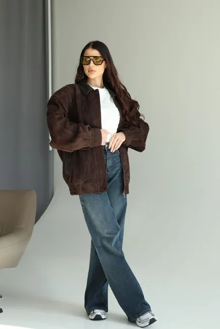 Замшевий бомбер у стилі vintage 