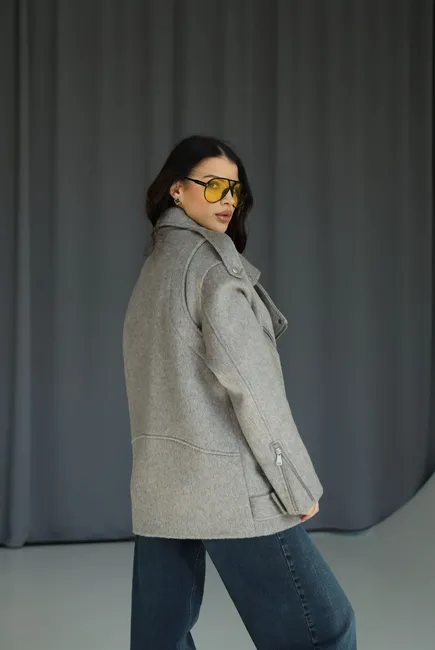 Long leather jacket made of 100% wool in grey