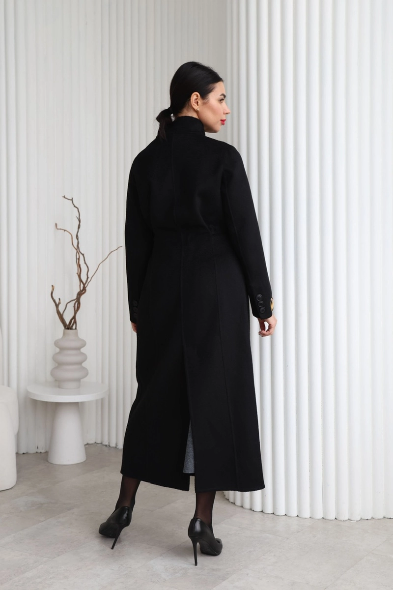 Silhouette coat with a shawl collar