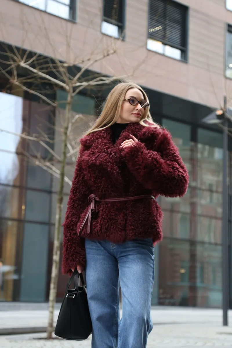 Tigrado sheepskin coat in trendy burgundy color