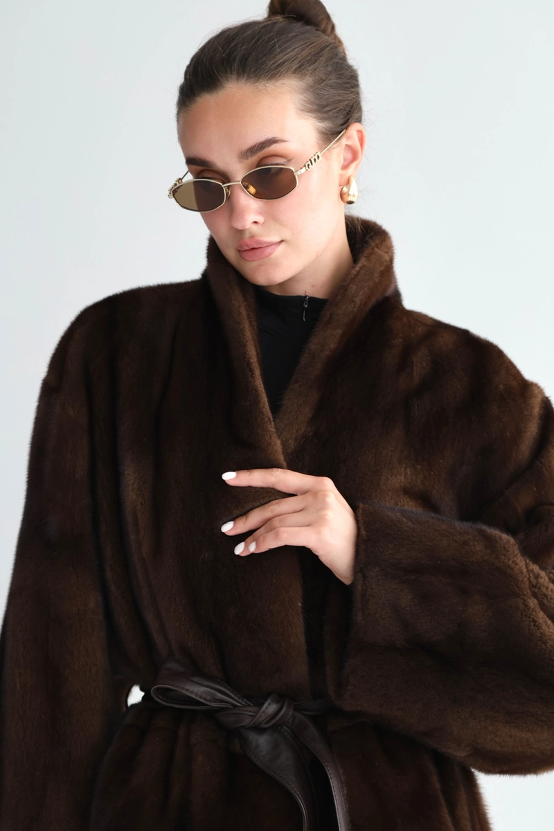 Норковая шуба макси длины в оттенке Brown