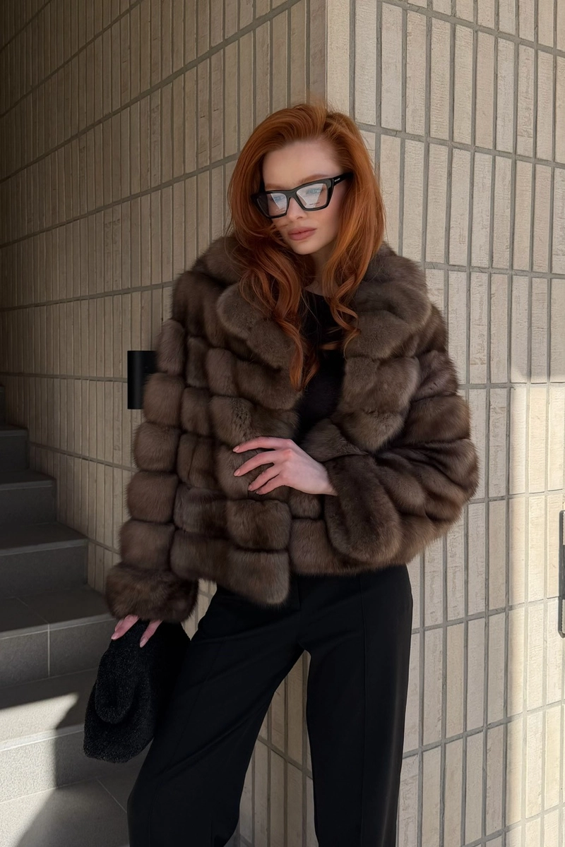 Sable fur coat designed for driving comfort
