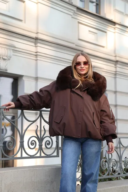 Loose-fit parka with fox fur on the hood