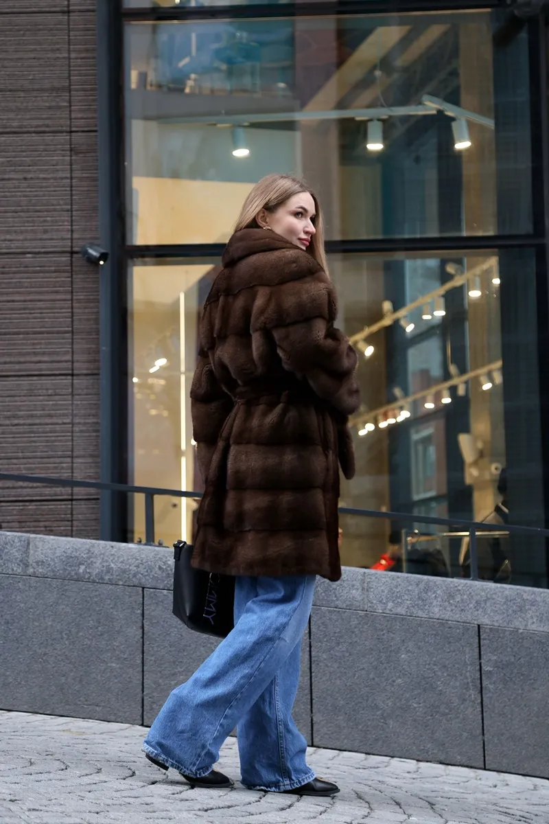 Basic mink coat in walnut color