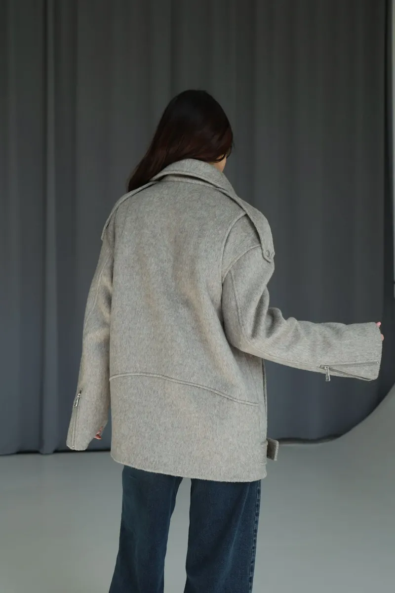Long leather jacket made of 100% wool in grey