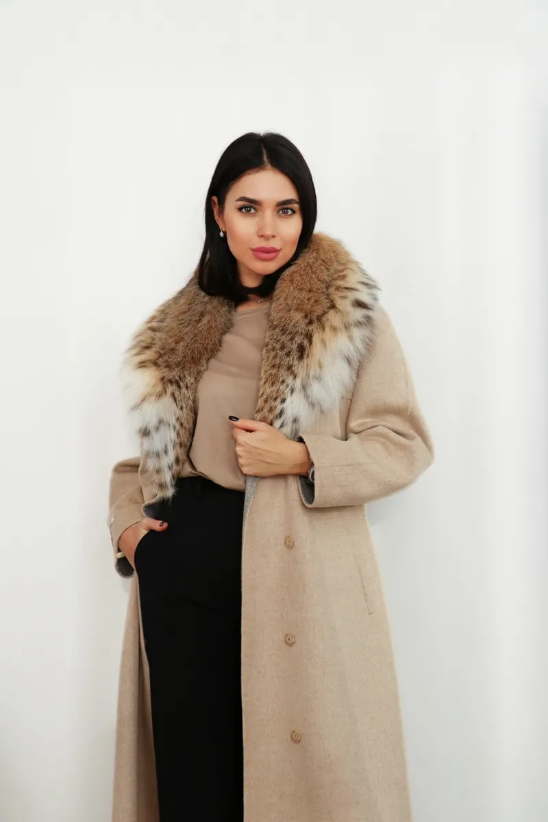 Royal, reversible cashmere coat in sand color