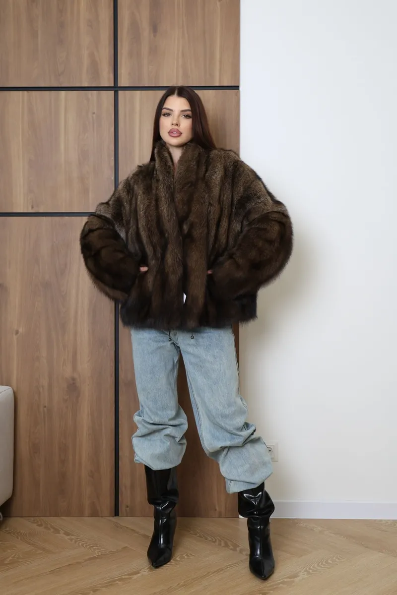 Premium Fisher fur coat with a relaxed silhouette
